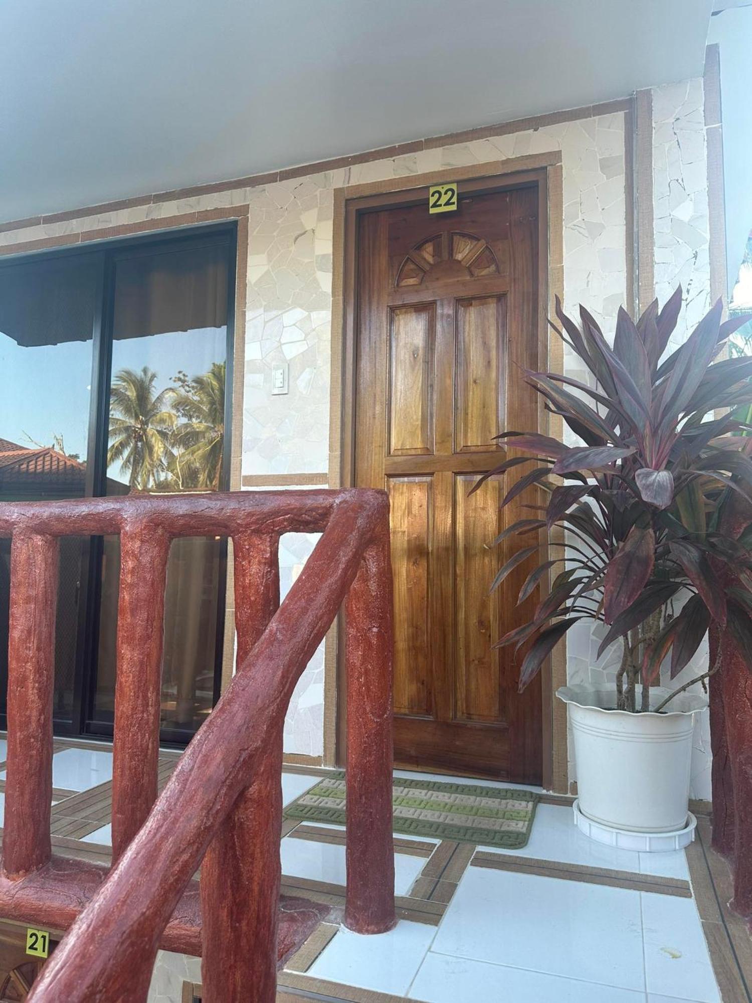 Stefanie Grace Paradise Inn Лобок Екстер'єр фото